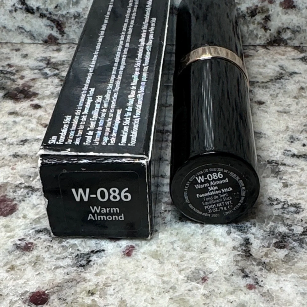 Bobbi Brown Warm Almond Skin Foundation Stick